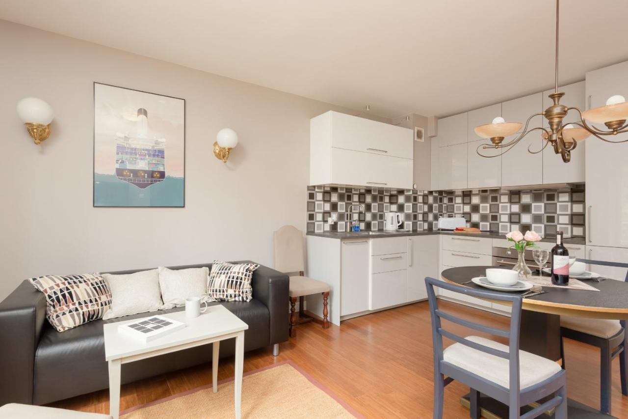 Elegancki Apartament W Centrum Gdyni Z Parkingiem By Noclegi Renters Gdynia Kültér fotó